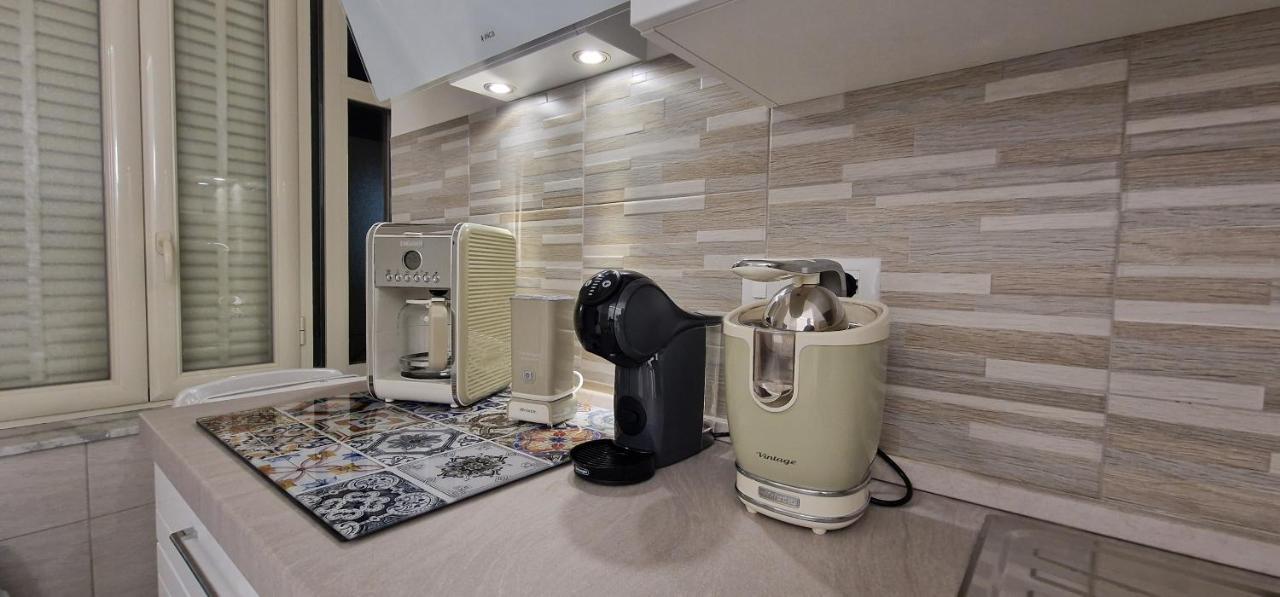 Appartamento B&B La Dimora Di Parthenope Naples Luaran gambar