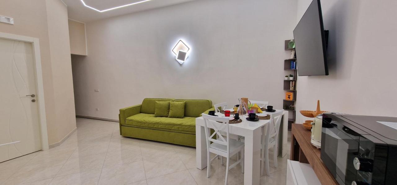 Appartamento B&B La Dimora Di Parthenope Naples Luaran gambar