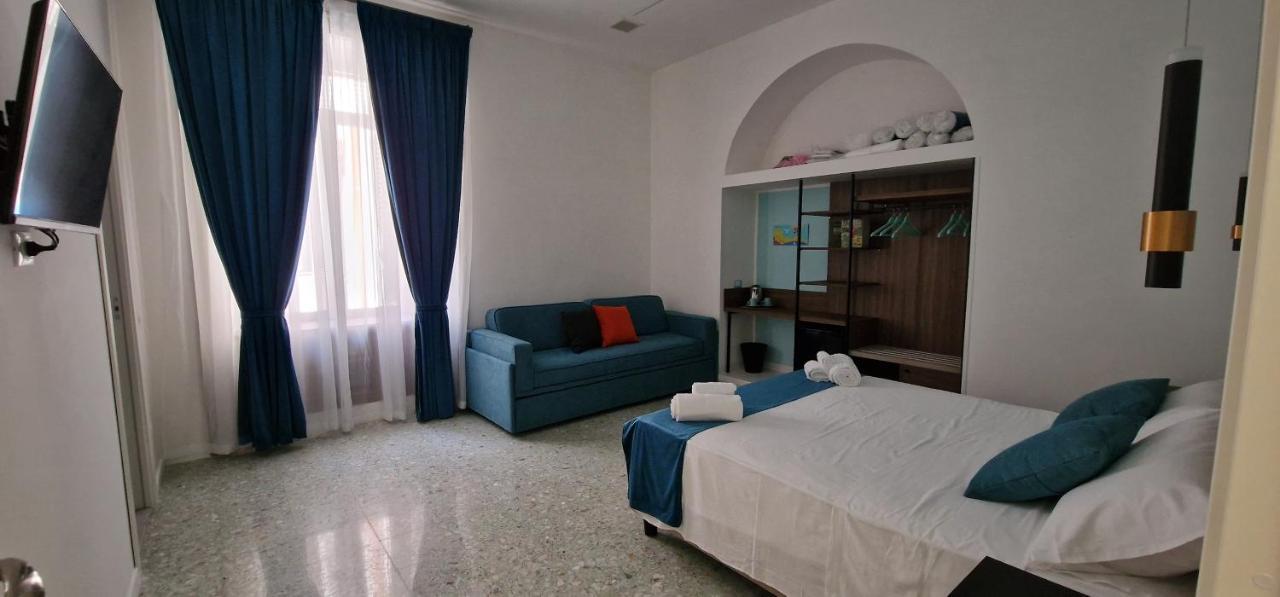 Appartamento B&B La Dimora Di Parthenope Naples Luaran gambar