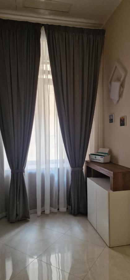 Appartamento B&B La Dimora Di Parthenope Naples Luaran gambar