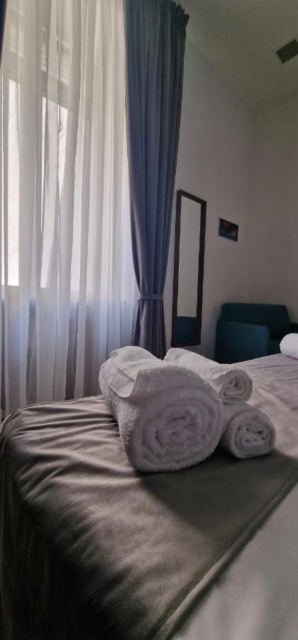Appartamento B&B La Dimora Di Parthenope Naples Luaran gambar