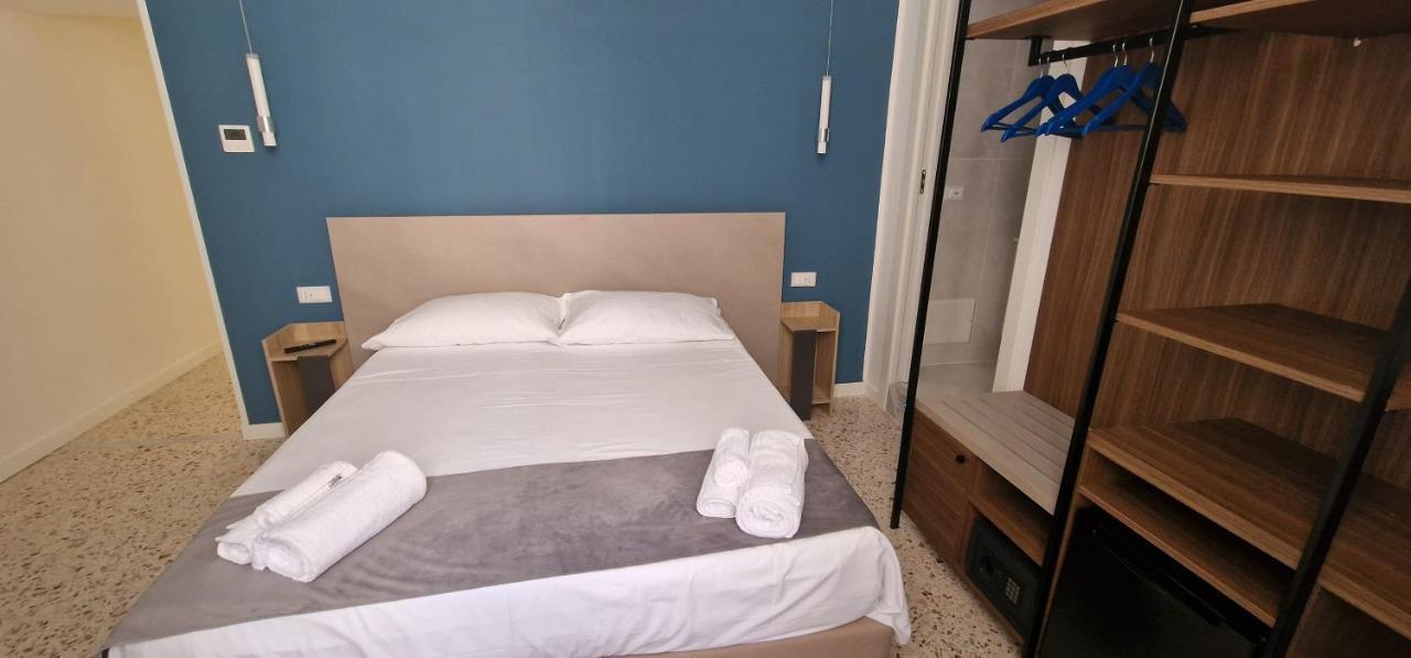 Appartamento B&B La Dimora Di Parthenope Naples Luaran gambar