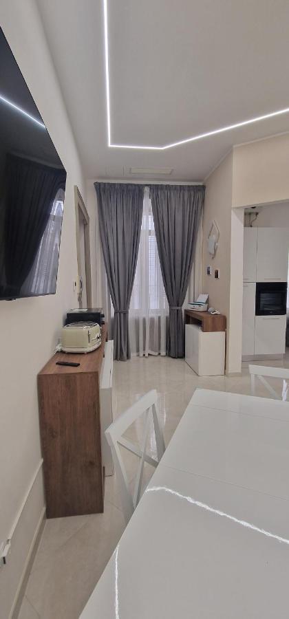 Appartamento B&B La Dimora Di Parthenope Naples Luaran gambar