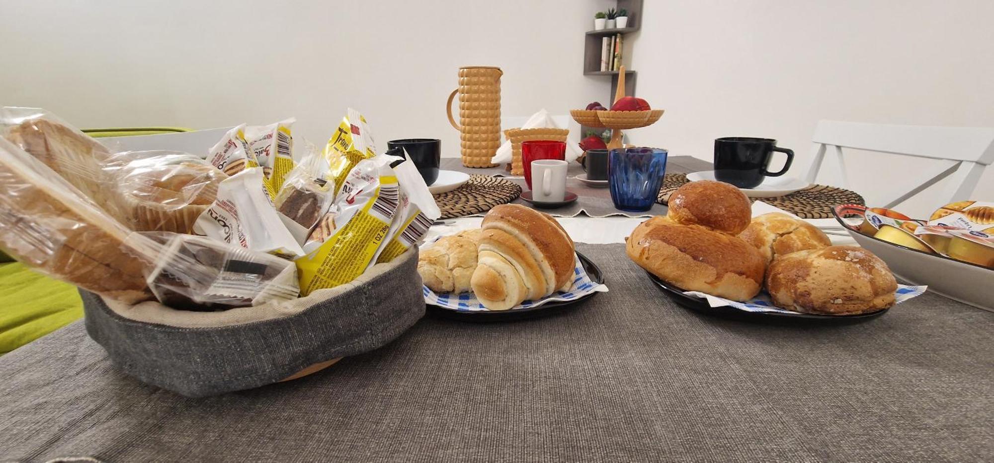 Appartamento B&B La Dimora Di Parthenope Naples Luaran gambar
